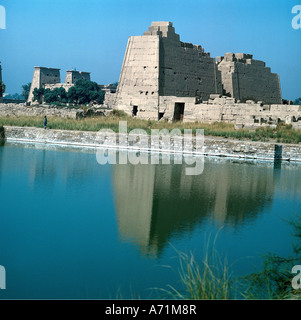 Géographie / voyage, Egypte, Karnak, temple d'Amun-Ra, lac Saint, 8ème pylon, partie complexe de temple de Dieu empirique Amon-Ra, architecture, religion, antiquité, historique, historique, ancien, réflexion, eau, site du patrimoine culturel mondial de l'UNESCO / sites, monde ancien, Banque D'Images