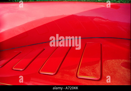 Voiture rouge bonnet d'une voiture classique Banque D'Images