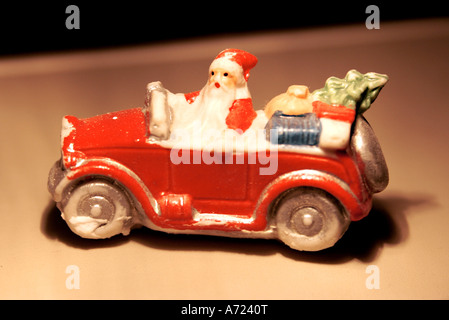 Voiture des pères Noël Banque D'Images