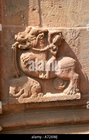 Petit détail sur la sculpture de Temple Mukteshwar, Bhubaneshwar, Orissa, Inde Banque D'Images