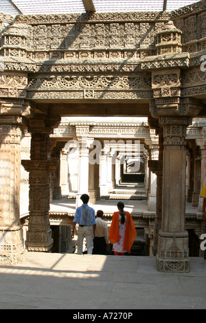 De l'intérieur sculpté incroyable Adalaj Step-Well à proximité de Ahmedabad,Gujarat Inde Banque D'Images