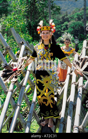 Girl ethnique Orang Ulu Costumes Sarawak Malaisie Sarawak Cultural Village Banque D'Images