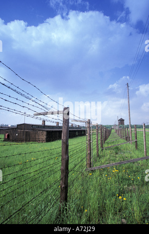 L'EUROPE, Pologne, Lublin Majdanek Malopolska, barbelés du camp de concentration et camp barracks Banque D'Images