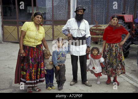 L'Europe, Roumanie, Brasov. Famille Gitane Banque D'Images