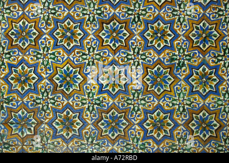 Espagne, Sevilla, Andalousie mosaïque mauresque azulejos (carreaux de céramique) à la Casa de Pilatos Palais (construit 1520) Banque D'Images