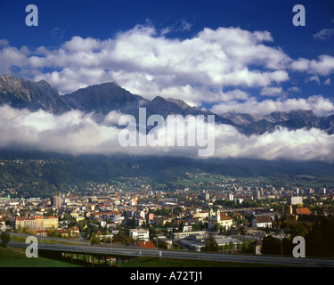 Au Tyrol - Innsbruck : vue générale Banque D'Images