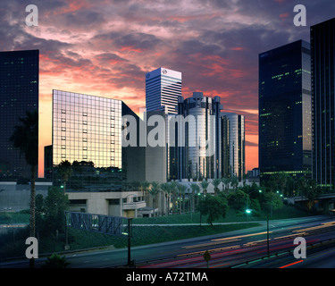 Usa - Californie : le centre-ville de Los Angeles au crépuscule Banque D'Images