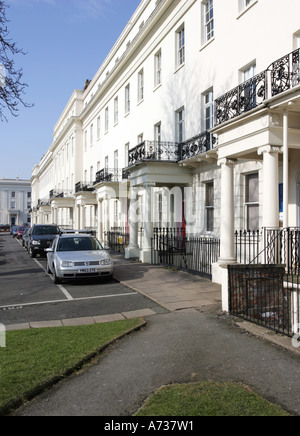 Terrasse de Régence bâtiments sur l'angle de la rue Russell et Warwick Street, à Leamington Spa, Warwickshire, Angleterre Banque D'Images