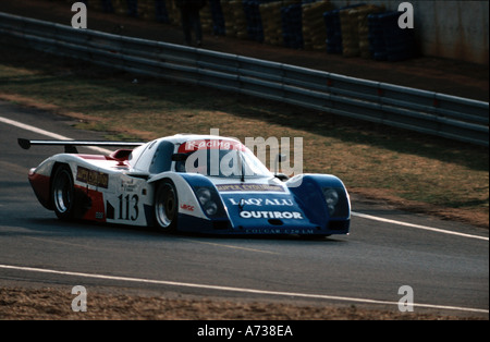 Courage car la concurrence dans le 1989 24 heures du Mans la course du moteur Banque D'Images