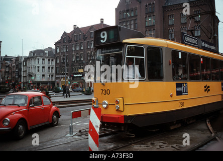 Le Tram à Amsterdam Banque D'Images