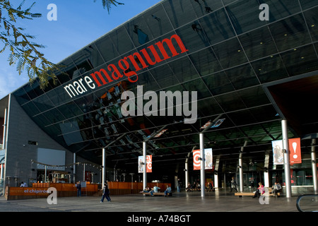 Loisirs Mare Magnum-shopping complex à Port Vell, Barcelone, Espagne Banque D'Images