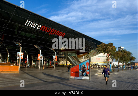 Loisirs Mare Magnum-shopping complex à Port Vell, Barcelone, Espagne Banque D'Images