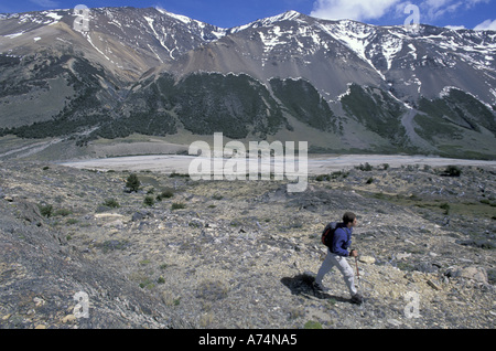 L'Argentine, près de Perito Moreno NP dans les Andes, traversée d'une barre rocheuse à El Rincon, une fiducie foncière de Patagonie (MR) Propriété Banque D'Images