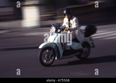 L'homme sur Scooter Florence Italie Banque D'Images