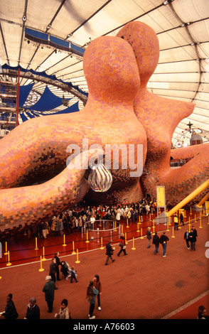 The Body zone Inside the Millennium Dome Year 2000 exposition North Greenwich sur la péninsule de Greenwich Londres Angleterre Royaume-Uni plus tard pour devenir O2 Arena Banque D'Images