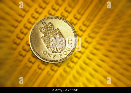 UK Pound coin avec le symbole de monnaie livre historique Banque D'Images