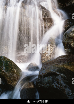 Banques Mardale cascades par Haweswater Cumbria Banque D'Images