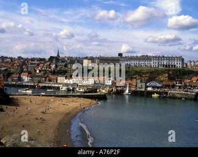 À côté de l'abbaye de Whitby au sud, en direction de la ville et le front Banque D'Images