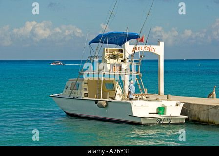 La ville de San Miguel de Cozumel mexique pêche en mer voile espace ouvert espace texte copie espace espace type Banque D'Images