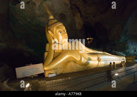 Bouddha couché, Monkey Cave Temple (Wat Tam), Thaïlande, Phang Nga Banque D'Images