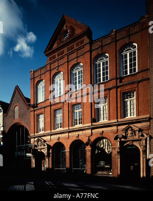 Des boutiques et des bureaux dans la rue George Richmond upon Thames London England Banque D'Images