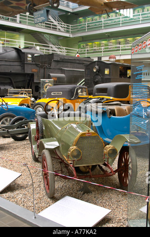 Voiture de sport deux places Bugatti 13 au Musée Technique National dans le district de Holesovice Prague République Tchèque Banque D'Images