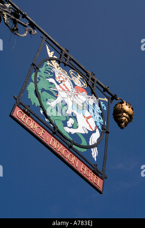 Cheshire UK Royal Vale Grand Budworth George and Dragon enseigne de pub Banque D'Images