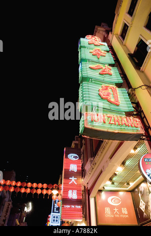 La Chine, Guangzhou, néons de nuit Banque D'Images