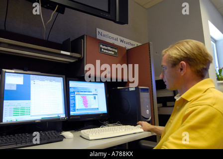 La station de radar Doppler Ruskin Floride Banque D'Images