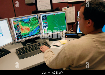 La station de radar Doppler Ruskin Floride Banque D'Images