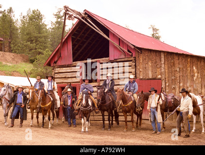 Mains Ranch ou cowboys à un Colorado guest ranch Banque D'Images