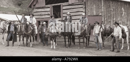 Mains Ranch ou cowboys à un Colorado guest ranch Banque D'Images