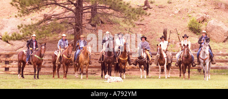 Mains Ranch ou cowboys à un Colorado guest ranch Banque D'Images