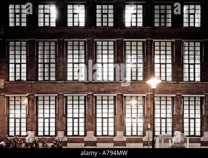 La façade de l'immeuble ancien entrepôt à Amsterdam Banque D'Images