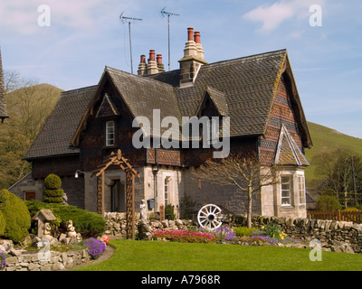 Un pays idyllique chalet au Village d'Ilam dans le Peak District, Derbyshire, Royaume-Uni Banque D'Images