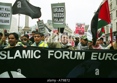 Manifestation organisée par la coalition contre la guerre à Londres pour protester contre la guerre en Irak, le 15 février 2003. Banque D'Images