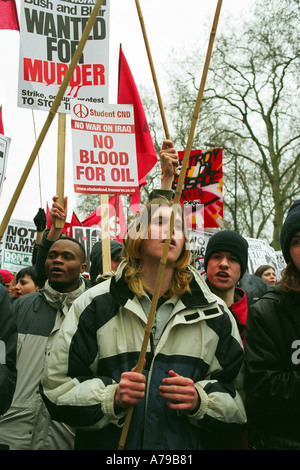 Manifestation organisée par la coalition contre la guerre à Londres pour protester contre la guerre en Irak, le 15 février 2003. Banque D'Images