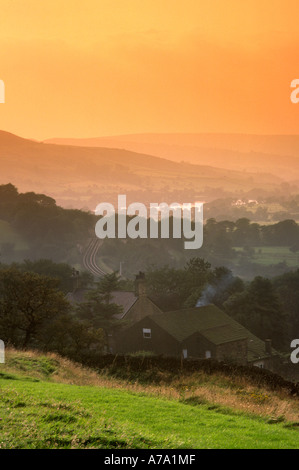 Royaume-uni Derbyshire Peak District Chapel en le Frith coucher du soleil Banque D'Images