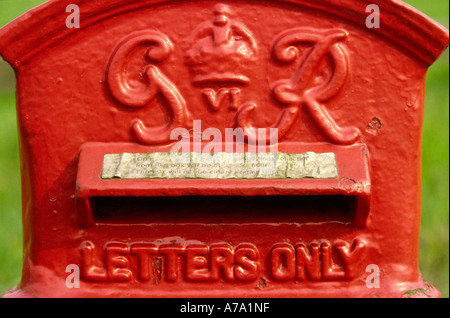 Haut de communications George sixième Post Box incurvé Banque D'Images