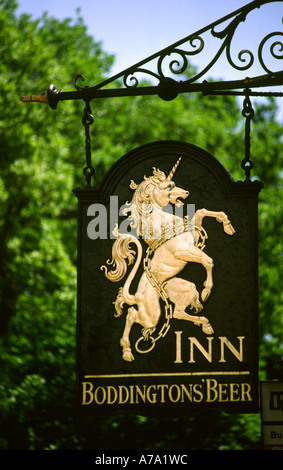 Wilmslow Cheshire Ligne Doyen des enseignes de pub The Unicorn Inn Banque D'Images