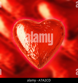 Chocolat coeur rouge couvert d'aluminium Banque D'Images