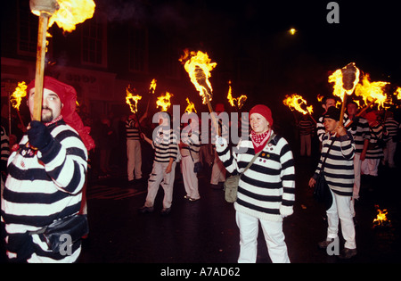 Lewes Bonfire Night Procession et flambeaux uk Lewes Banque D'Images