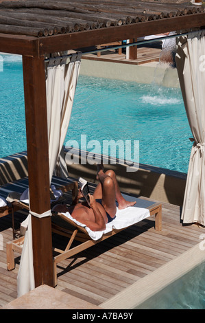 Piscine thermale à l'hôtel Sheraton qui est parto de Salobre Golf Resort près de Maspalomas à Gran Canaria dans les îles Canaries. Banque D'Images