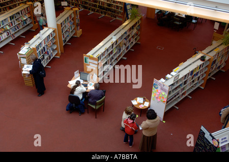 L'intérieur de la bibliothèque, Dorset Weymouth Royaume-uni Grande-Bretagne Banque D'Images