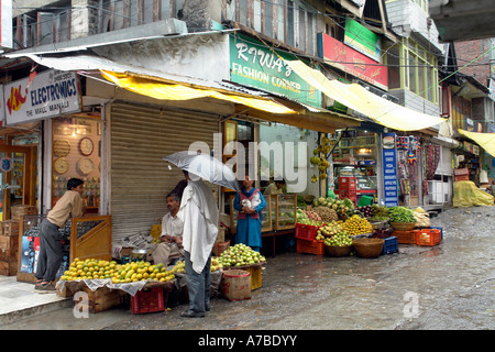 Les épiceries à Manali Banque D'Images