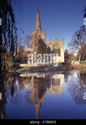 Riverside grade I bâtiment classé Sainte Trinité église paroissiale célèbre Lieu de sépulture célèbre William Shakespeare River Stratford sur Avon Warwickshire ROYAUME-UNI Banque D'Images