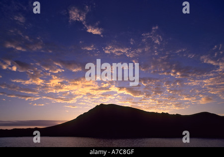 L'aube sur l'île de Bartolome, îles Galapagos, Equateur Banque D'Images