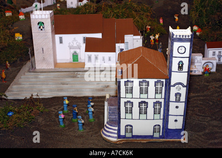 Miniatures en papier montrant certains des édifices et monuments de Vila Franca do Campo township. Açores Banque D'Images