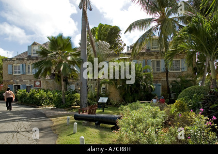 L'ancien bâti en brique géorgienne restaurée et ateliers utilisé comme un musée, bureaux et bar, Nelson's Dockyard, Antigua Banque D'Images