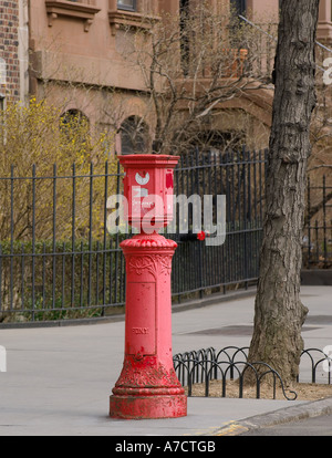 D'alarme incendie dans les rues de New York et de sécurité d'alerte d'urgence la protection contre les incendies Banque D'Images